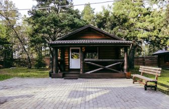 Теплый уютный банкетный зал до 30 гостей.
